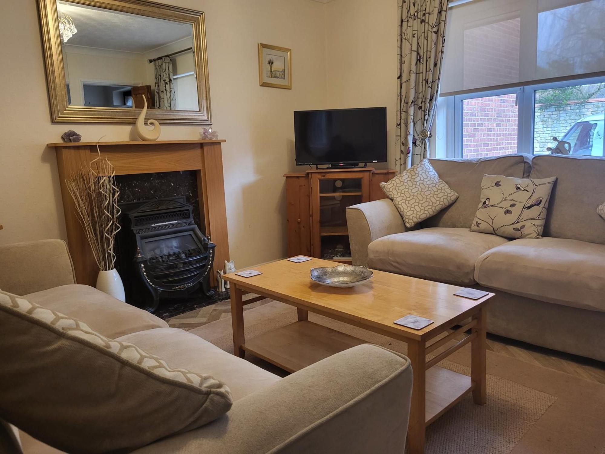 Vila Grayz Townhouse - Free Onsite Parking For 2 Cars Lincoln Exteriér fotografie